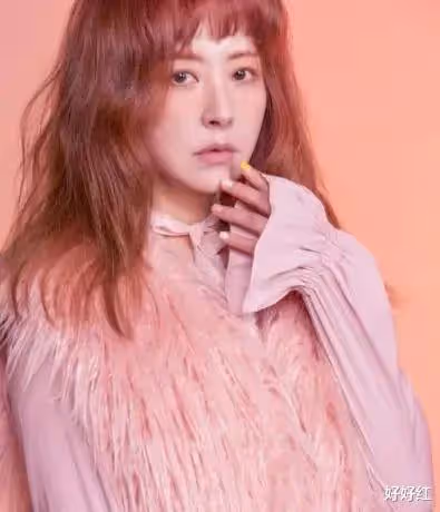 60歲「凍齡女神」的逆轉人生——被x侵、虐待、家暴後,她再嫁了30歲「小奶狗」