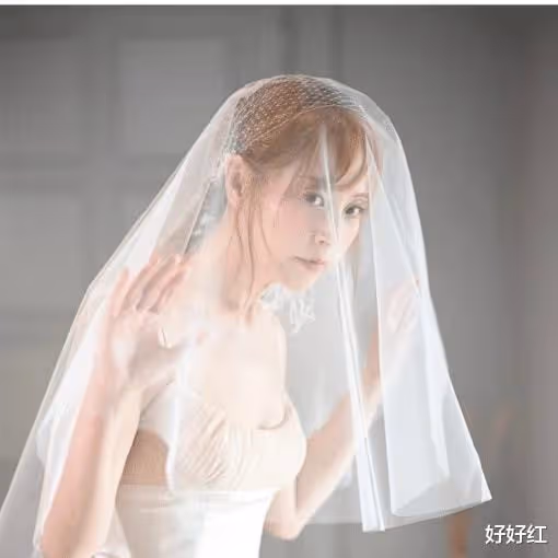 60歲「凍齡女神」的逆轉人生——被x侵、虐待、家暴後,她再嫁了30歲「小奶狗」