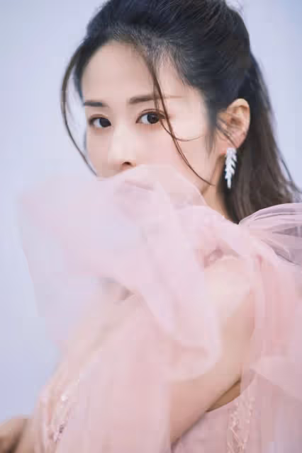 娛記說:鹿晗關曉彤要結婚?張子楓戀愛瓜後續?付辛博穎兒夫妻的料?宋軼出事了?