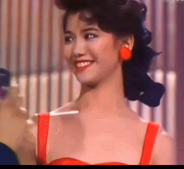 2001年，羅兆輝致電張智霖：我花100萬，包養你老婆袁詠儀2個月