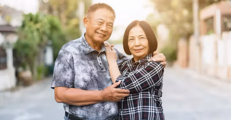 65歲老人拒絕女鄰居主動投懷送抱：我是老，但是沒有老糊塗