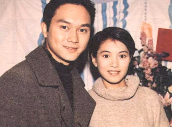 2001年，羅兆輝致電張智霖：我花100萬，包養你老婆袁詠儀2個月