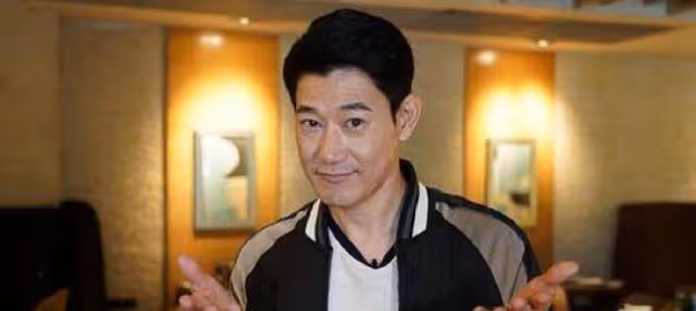 矢野浩二:27歲含淚跪別父母來中國發展,女兒加入中國國籍