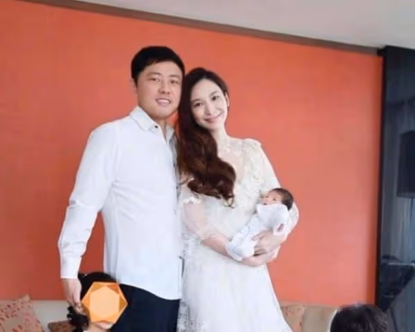 吳佩慈:與男友戀愛10年,孩子都生了4個,卻還沒嫁進豪門