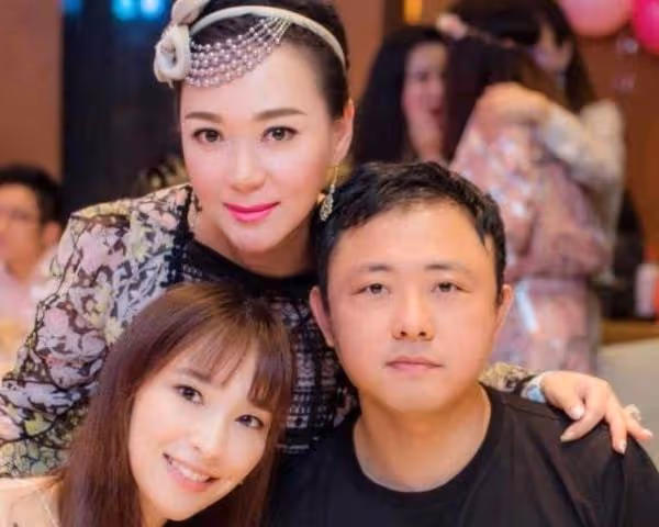 吳佩慈:與男友戀愛10年,孩子都生了4個,卻還沒嫁進豪門