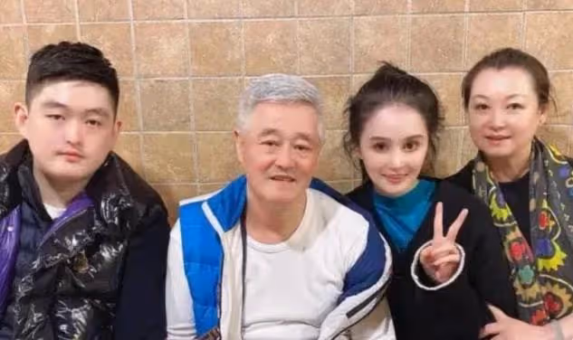 網紅可愛屁露臉翻車？與趙本山女兒球球撞臉，網友：下次可別露了