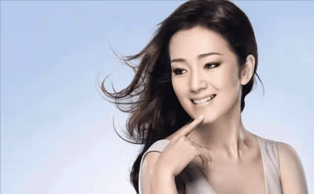 張藝謀|人前才華橫溢的導演,身後卻辜負一個女人一生