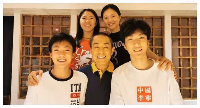 張藝謀|人前才華橫溢的導演,身後卻辜負一個女人一生