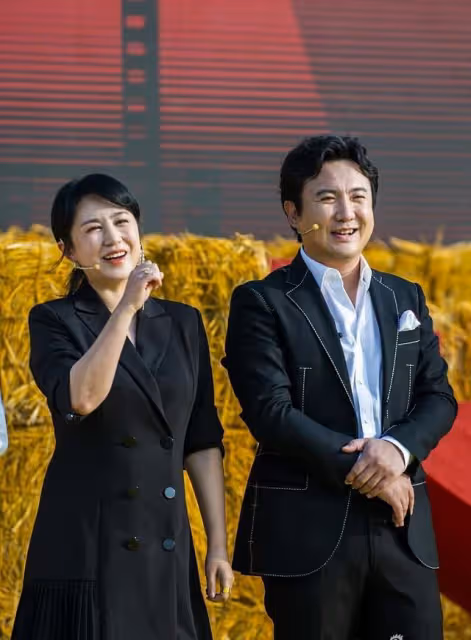 捧不紅的開心麻花新人,非這二位莫屬了,演個小品緊張到一腦門汗