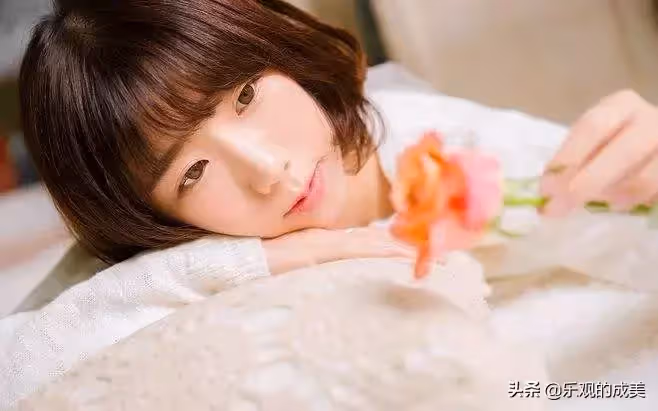 「婚禮取消！」因為一個改口紅包，她看清了新郎的為人，轉身就走
