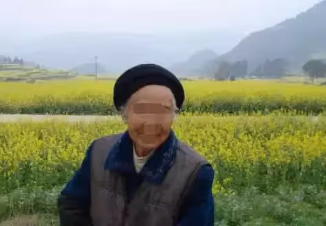 生病時妻子狠心離婚,5年後開車去炫耀,老婆婆說:5年前去世了