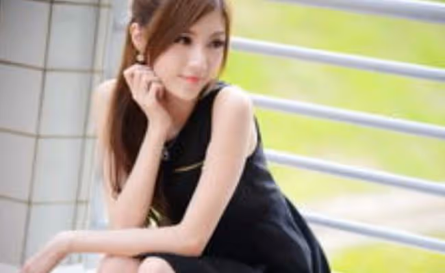 「陪我三晚」,他將我放在沙發上,不僅在我身上發泄,還拍了視頻