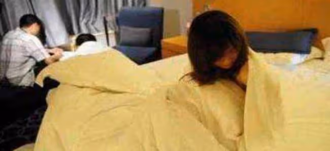 我在自己家裡,將男友和女傭捉姦在床,那場面叫一「刺激」
