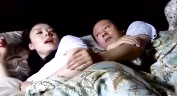 我在自己家裡,將男友和女傭捉姦在床,那場面叫一「刺激」
