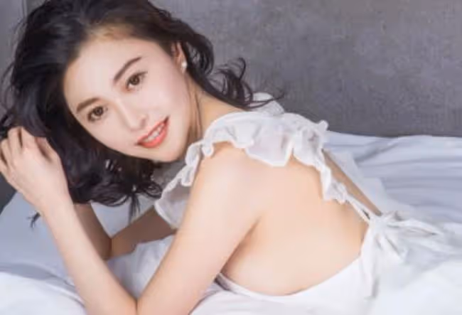 我在自己家裡,將男友和女傭捉姦在床,那場面叫一「刺激」