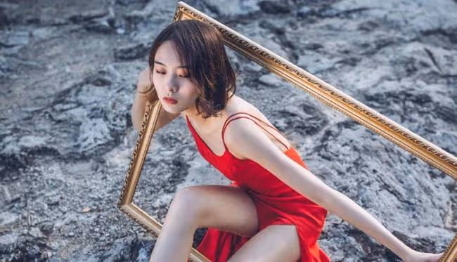我在自己家裡,將男友和女傭捉姦在床,那場面叫一「刺激」
