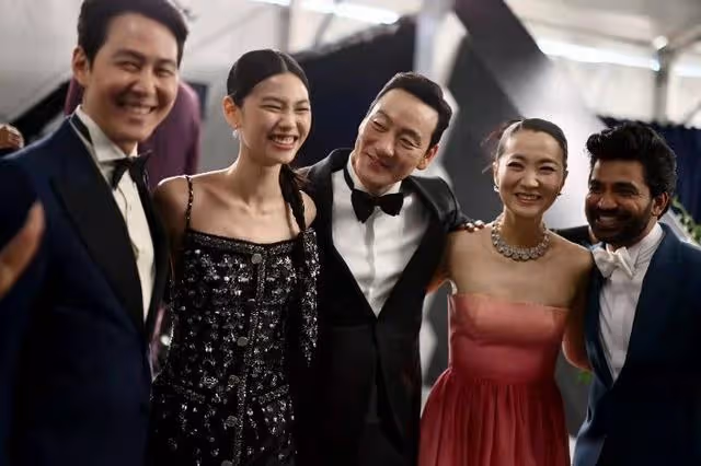 美國工會獎紅毯爭奇鬥豔，《魷魚遊戲》等亞洲面孔令人矚目
