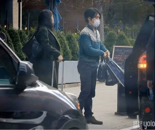 真子抵達紐約，面露笑容瞬間年輕10歲！蝸居小公寓，生活壓力爆棚