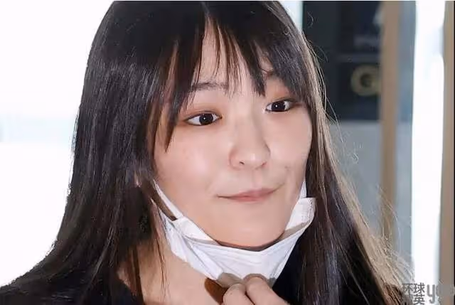 真子抵達紐約，面露笑容瞬間年輕10歲！蝸居小公寓，生活壓力爆棚
