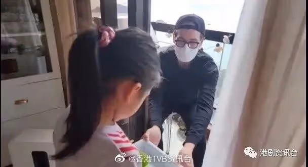 突發!TVB人氣花旦今日確診,同居演員24小時戴罩