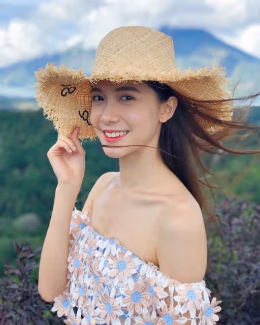 終於回歸!香港人氣女神因疫情滯留馬國兩個月,但開心與家人團聚