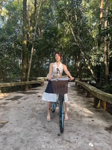 滯留馬國兩個月終回港！最美亞軍華姐為親姐做伴娘