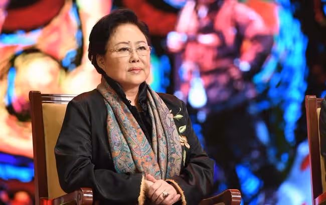 斯琴高娃三婚丈夫癌症去世!臨終時愛妻陪伴在側,兩人婚後未生子