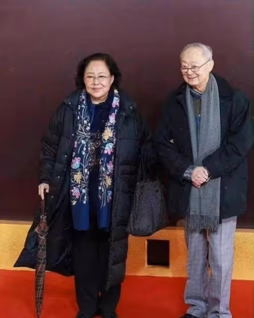 斯琴高娃三婚丈夫癌症去世!臨終時愛妻陪伴在側,兩人婚後未生子