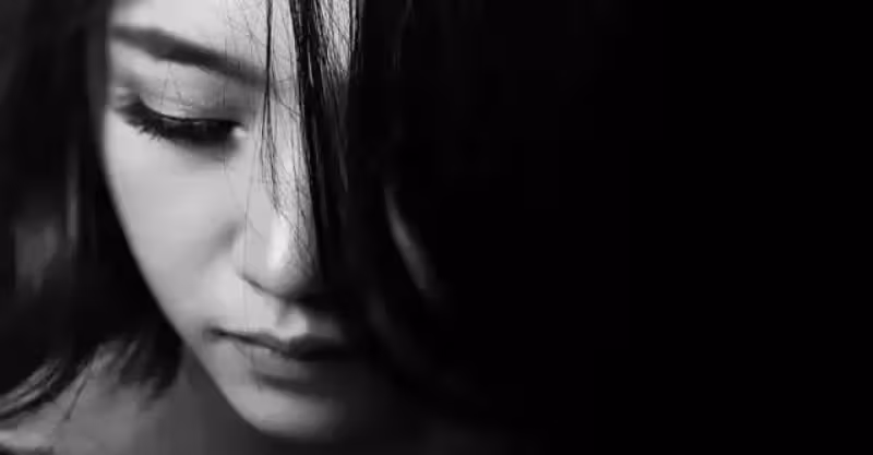 老公讓我辭掉工作給他姐帶孩子，我反對他說我沒人性，我摔了碗筷