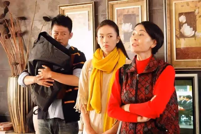 小叔子住進陪嫁房,婆婆叫囂親戚隨便住,兒媳不吵不鬧卻贏得漂亮