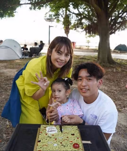足不出戶!香港女歌手二胎懷孕5個多月,因備孕沒打疫苗不敢出門