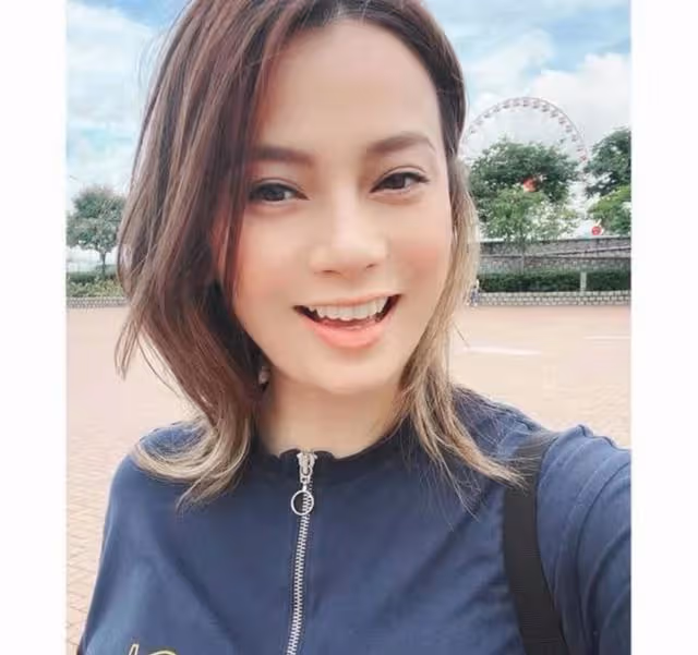 足不出戶!香港女歌手二胎懷孕5個多月,因備孕沒打疫苗不敢出門