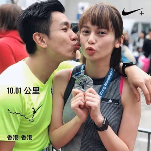 足不出戶！香港女歌手二胎懷孕5個多月，因備孕沒打疫苗不敢出門