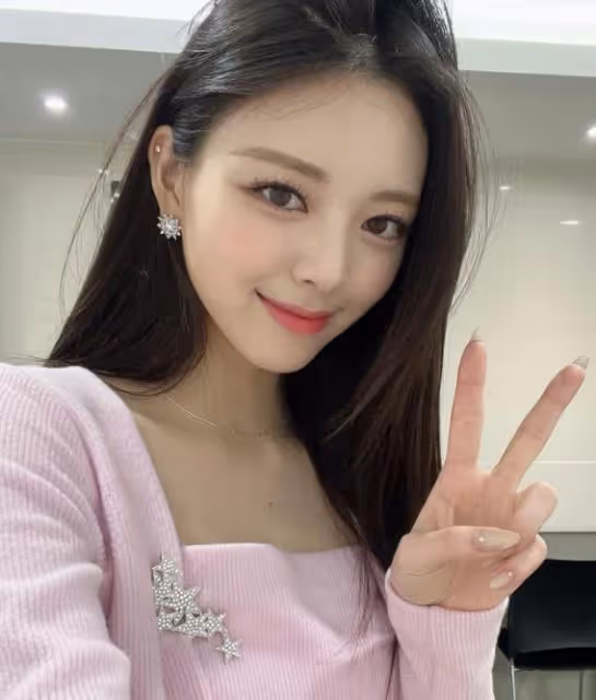 長得像子瑜+田馥甄:接棒秀智,JYP現在公認顏值最強的女偶像是她