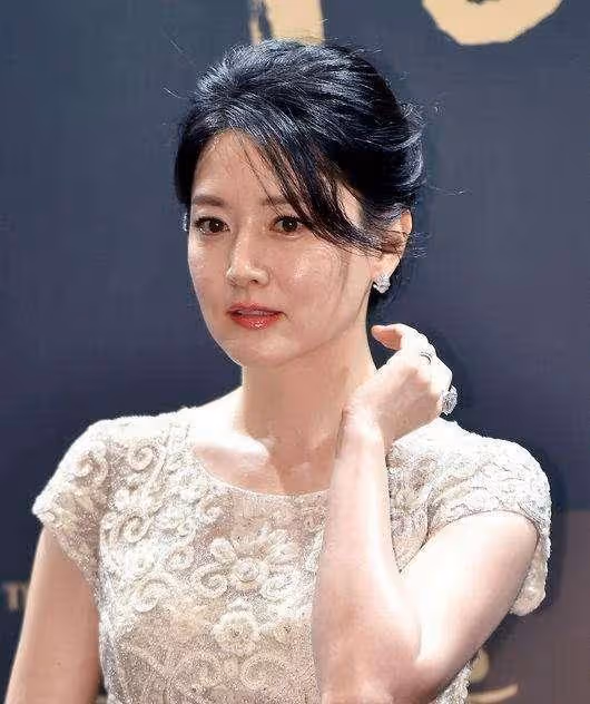 韓星李英愛宋承憲崔始源發聲被嘲,明星非主業發聲是雙刃劍