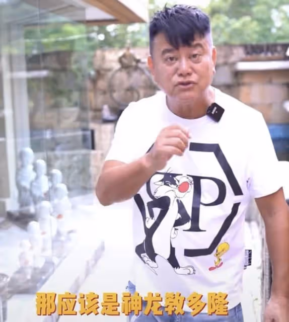 陳百祥開通社交帳號,拍視頻狂贊自己,稱演配角片酬跟主角一樣多