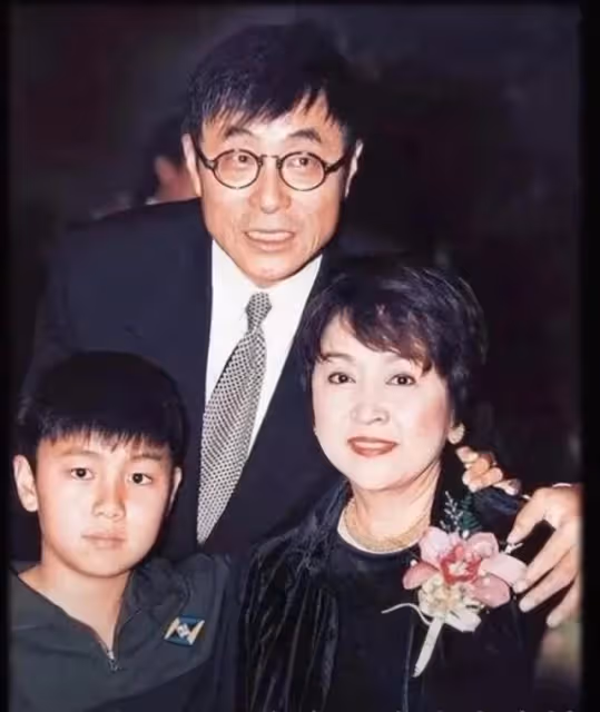 去年才因跌倒致腦出血,73歲著名影后香港休養,再被曝入院動手術