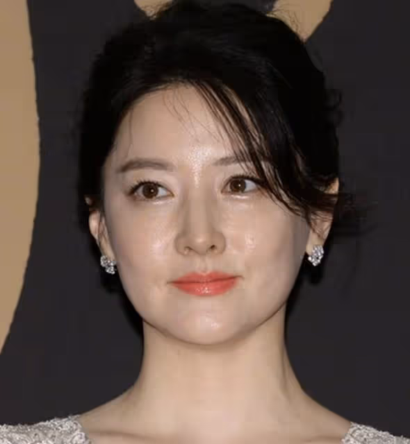 韓國演員李英愛公開支持烏克蘭,並為其捐款,對此你怎麼看呢