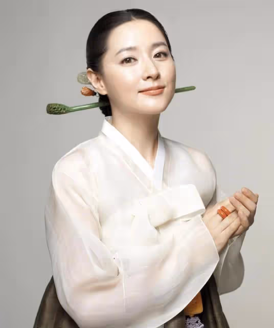 韓國演員李英愛公開支持烏克蘭,並為其捐款,對此你怎麼看呢