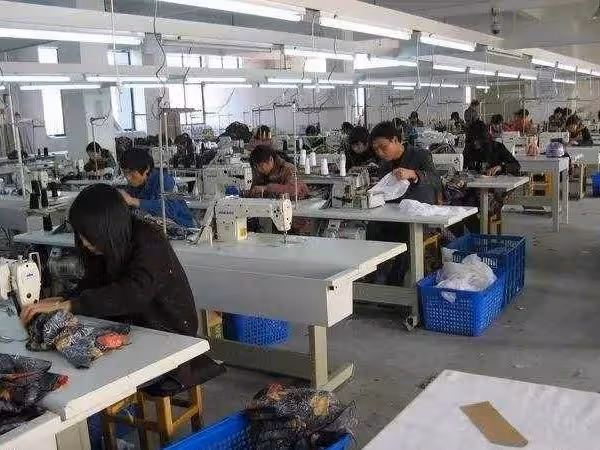 丈夫去世後我外出打工,母親幫我帶孩子,如今孩子們主動贍養外婆