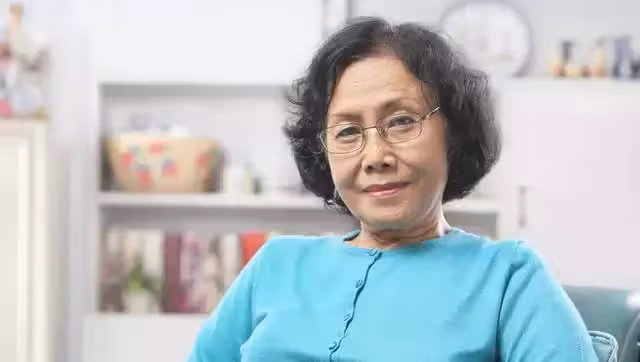 「新型啃老」正在上演,56歲大媽哭訴:陪伴式啃老是我晚年的噩夢