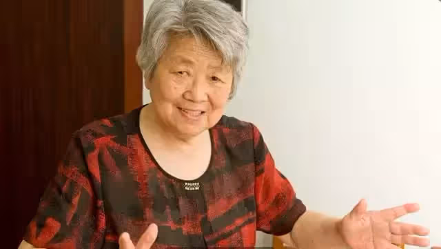 「新型啃老」正在上演,56歲大媽哭訴:陪伴式啃老是我晚年的噩夢