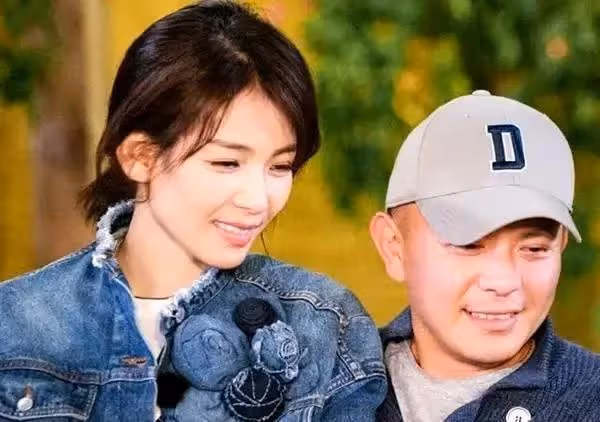 給烏克蘭捐款的李英愛,跟劉濤一樣替夫還債,學腹語只為罵人