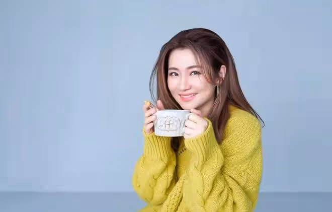 40歲Selina官宣戀情!與小7歲鮮肉談姐弟戀,兩人大街上挽手膩歪