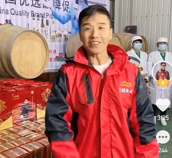 初代「趙四」被曝要離婚,當場打架用腳踢老婆,後者狂購物惹爭執