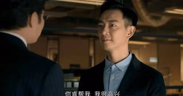 是真是假?愛國港星梁競徽被曝酒店扮大牌,斥工作人員不認識自己