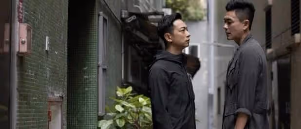 是真是假?愛國港星梁競徽被曝酒店扮大牌,斥工作人員不認識自己