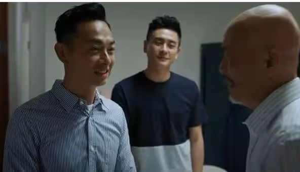 是真是假?愛國港星梁競徽被曝酒店扮大牌,斥工作人員不認識自己