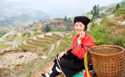 母親病重病危,女兒從不回家,父親大罵不孝,意外撞見了女兒遺像