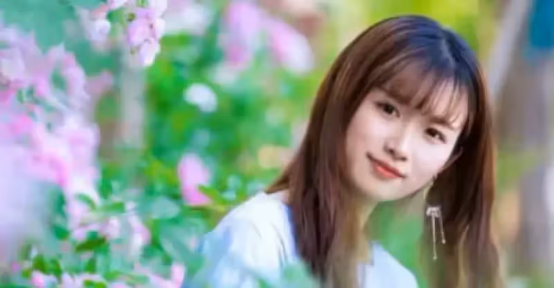 姐姐結婚背著丈夫隨禮八萬，第二天手機收到簡訊，是八萬元的轉帳